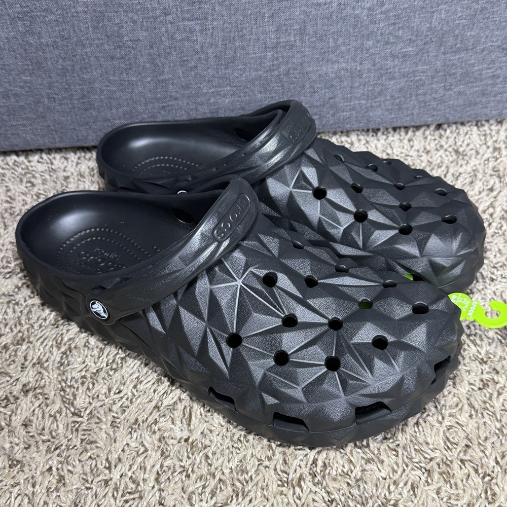 Crocs Classic Geometric Clog Mens Size 12 Slip On Sandals Black NEW